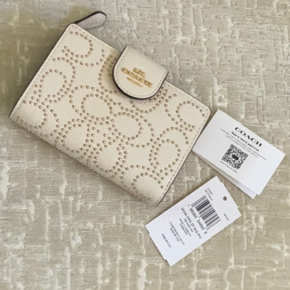 COACH Medium Corner Zip Signature Rivet Wallet - Picture 4 of 5